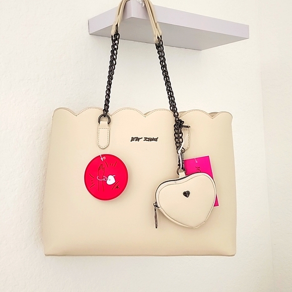 Betsey Johnson Handbags - Betsey Johnson Women's NWT White XOTOTE-U Tote Bag w/Removable Heart Pouch.